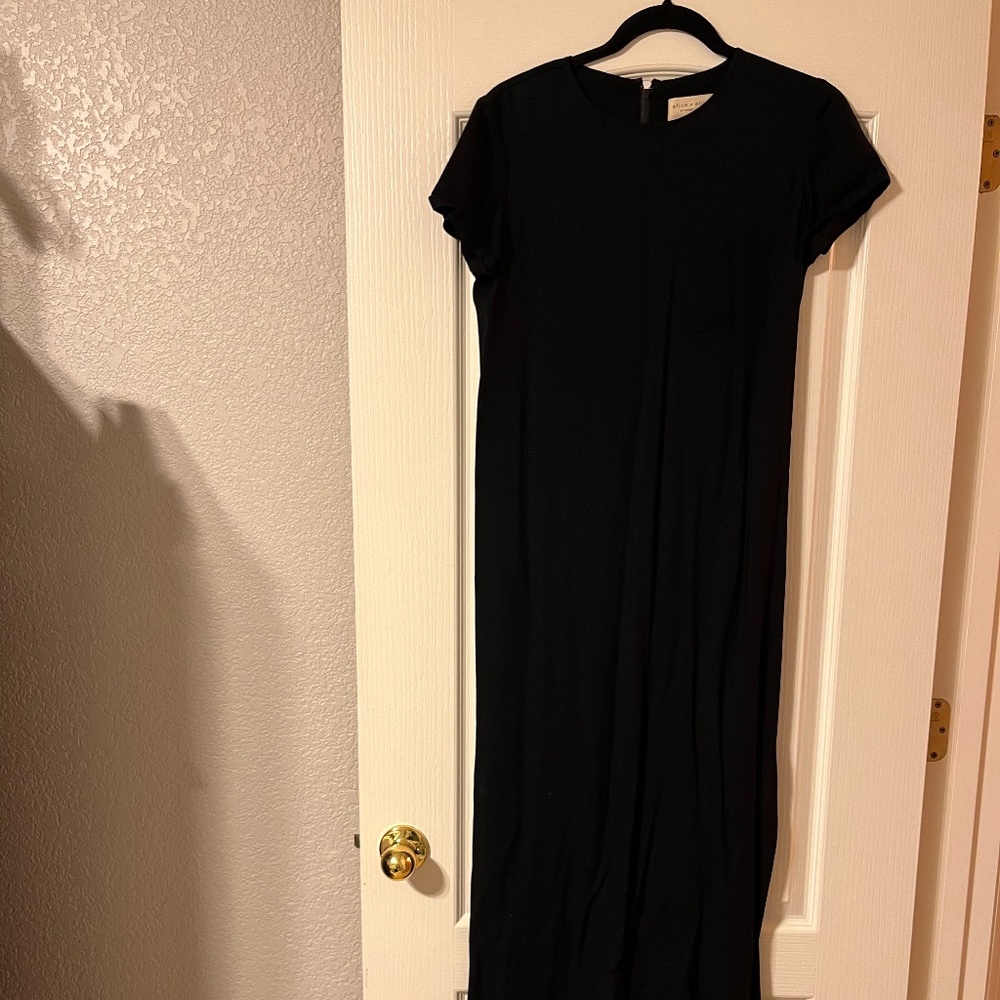 Alice + Olivia Women's Size 4 Black Open Back Maxi Dress